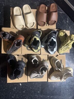adidas Yeezy Boost 350 V2 Bundle – 3 Pairs – Authentic